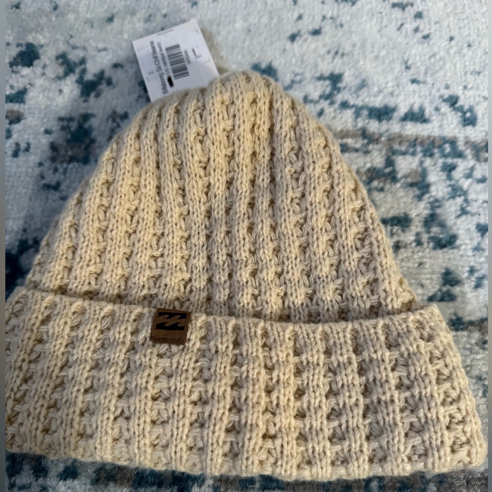 NWT Billabong Beanie